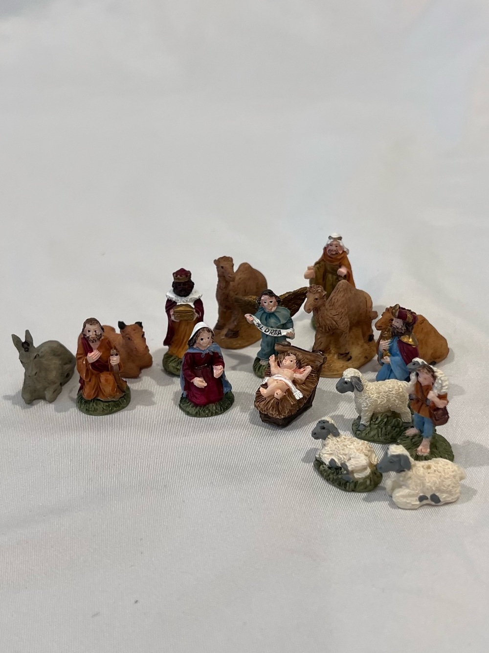 Vintage 16 Pc Nativity Set Mini Hand Painted Christmas Figurines Holy Family